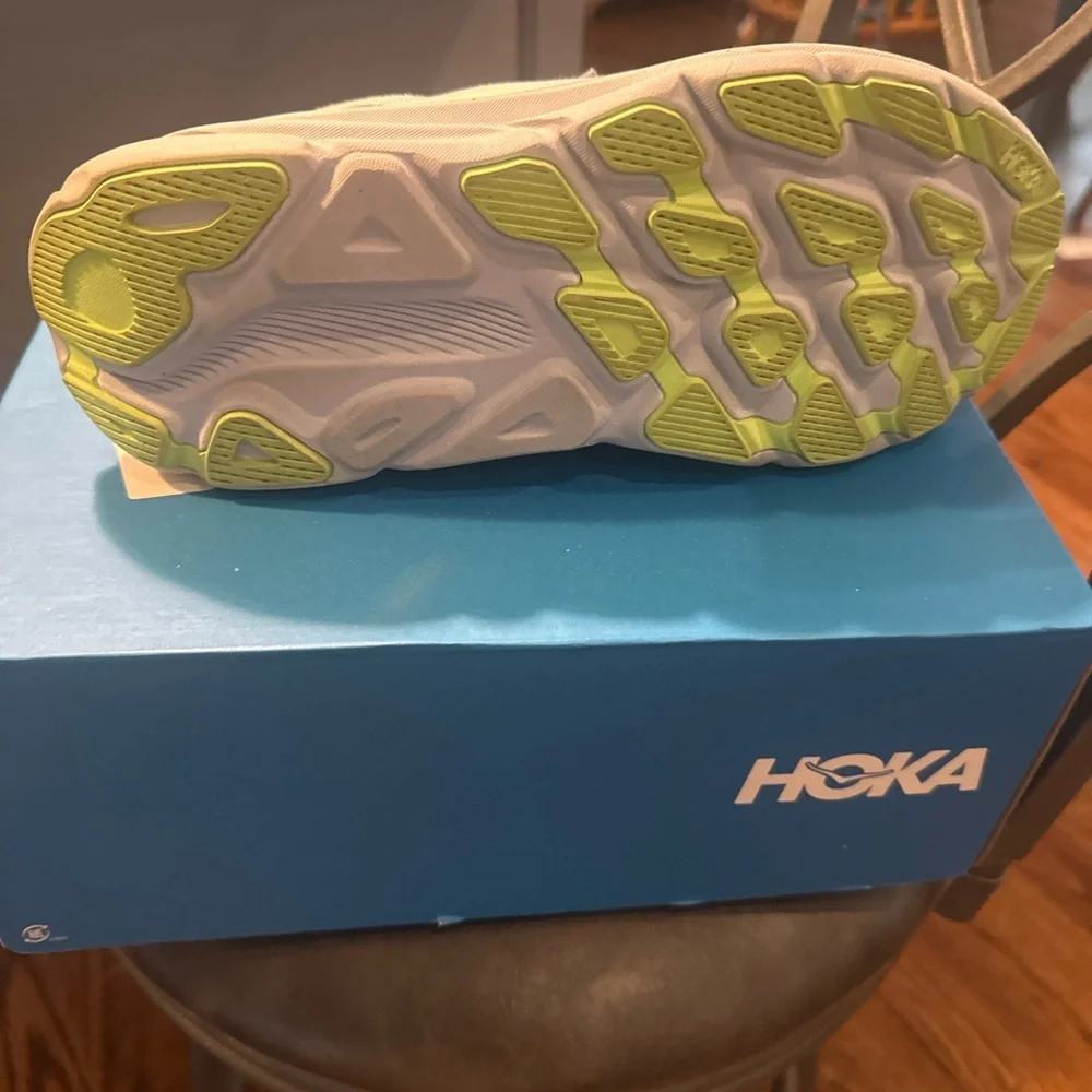 Hoka Clifton 9 Women’s Sneakers Size 9.5 M